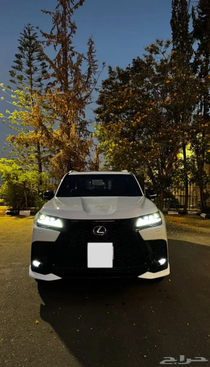 لكزس 2024 اف سبورت 11