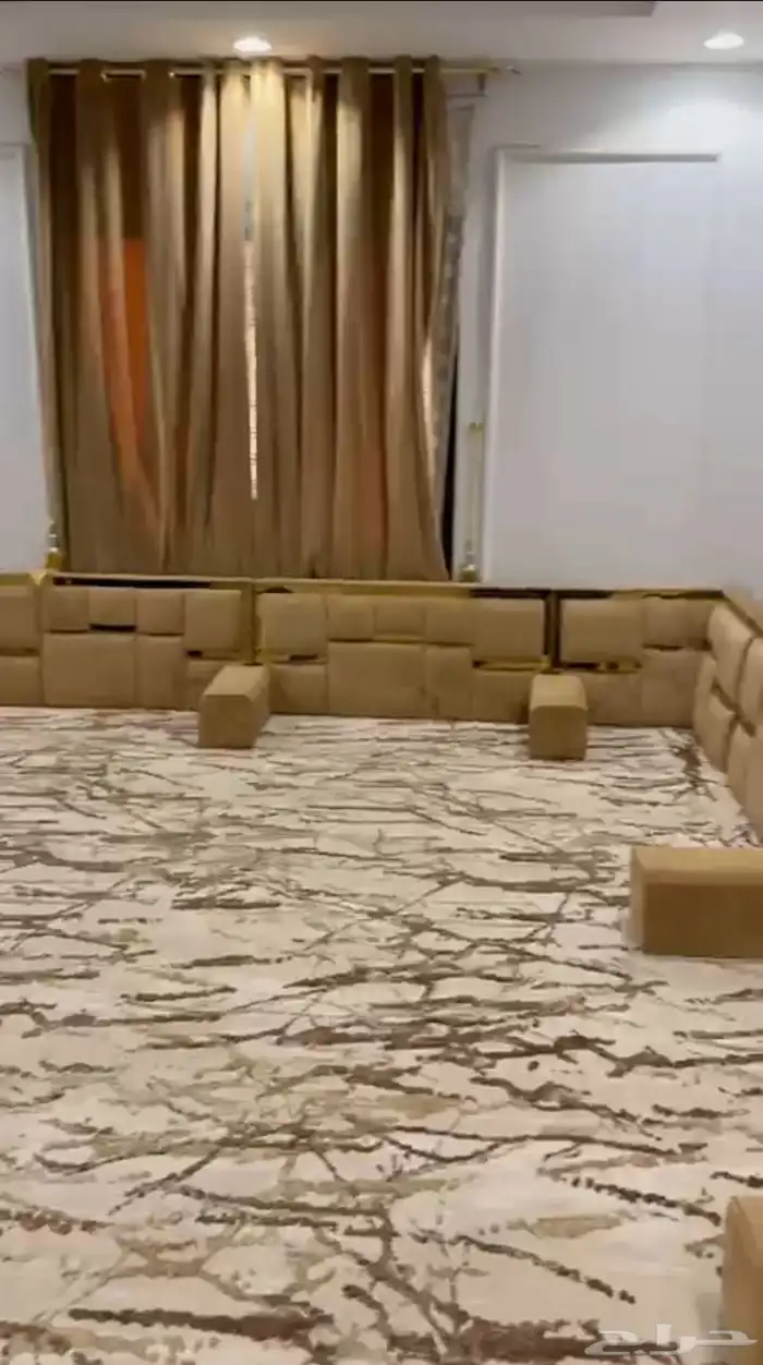 شقة مؤثثه جزئيا للإيجار في حي التيسير 7