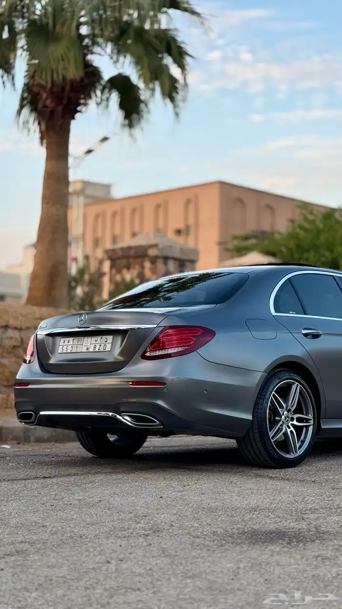 للبيع مرسيدس ((E200)) 2020 ((نظيفة)) مستخدم واحد من الوكاله 19