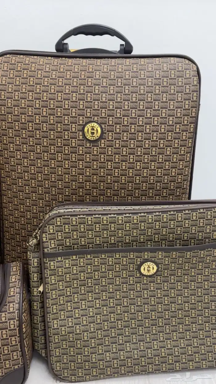 4 حقائب سفر ماركة قزاز شبة جديده 1