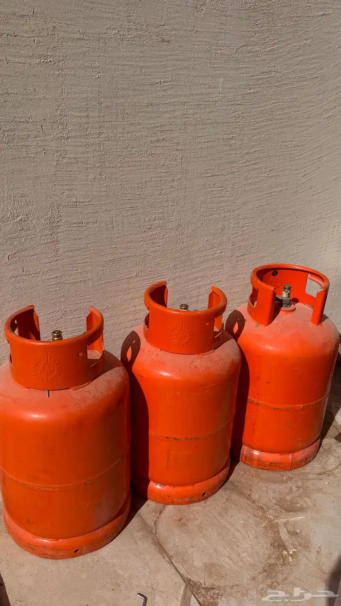 اسطوانات غاز ثلاث للبيع 0