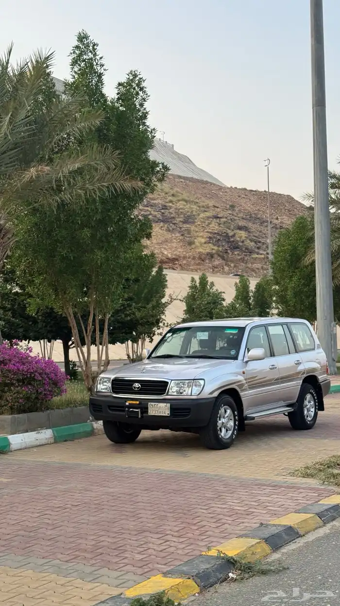 لاندكروزر 2002 0