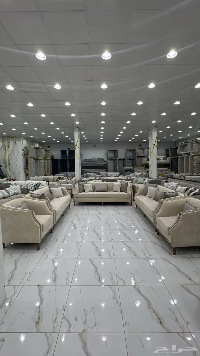 3 اطقم كنب عليها عرض 1