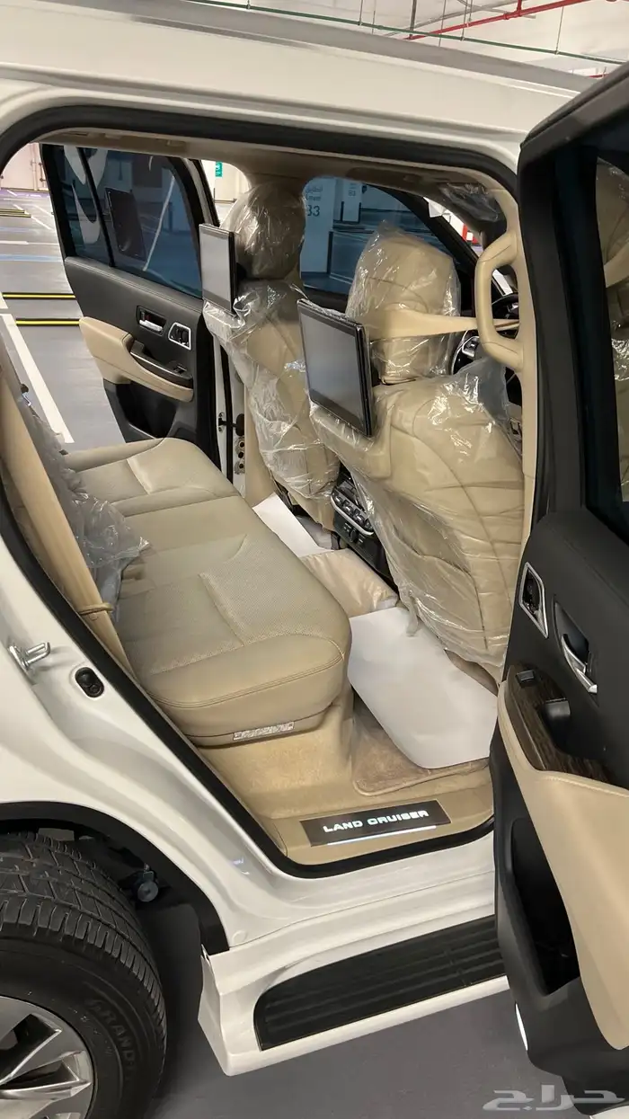 لاندكروزر اعلى فئه 8