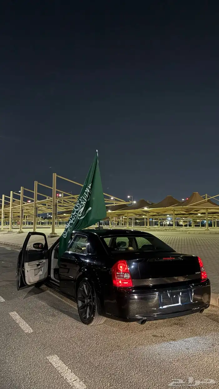 للبيع كرايسلر SRT 6.1L 2007 8
