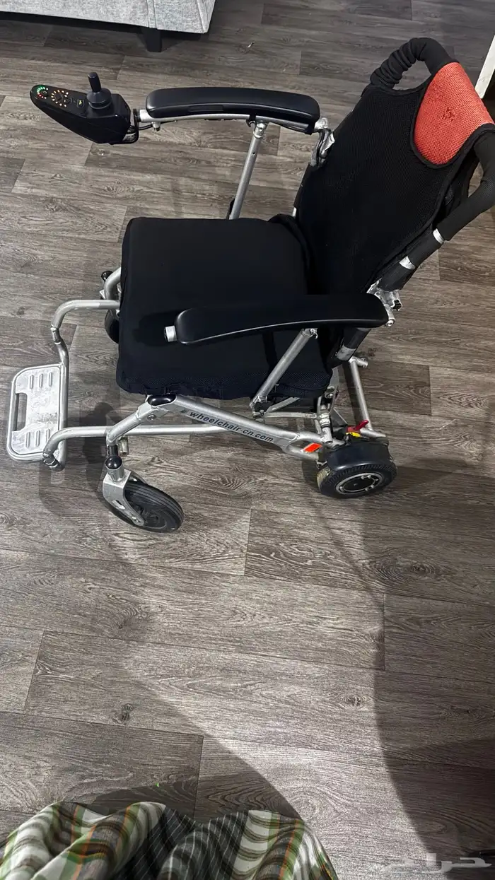 عربيه كهربائيه 2