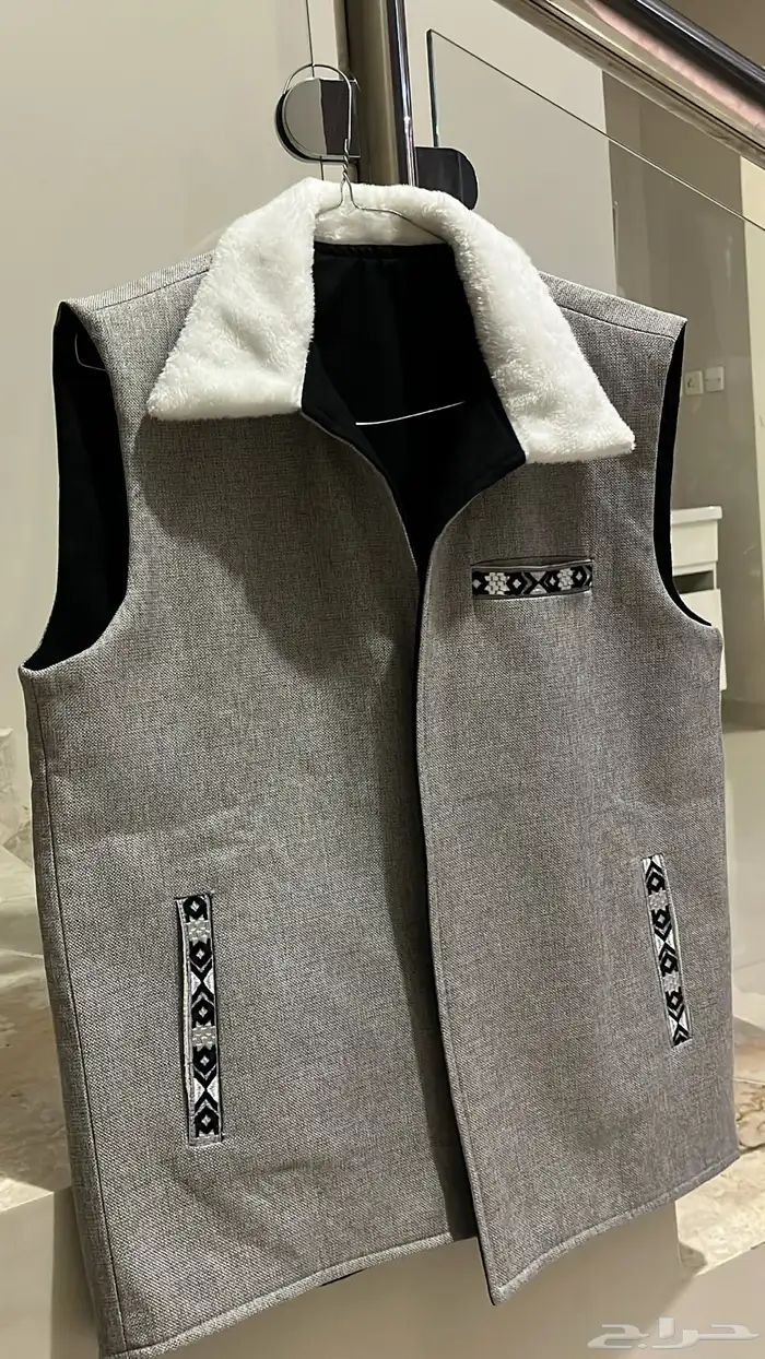 سديريه شتويه قلاب بتطزير ولونين رصاصي و أسود فرو 0