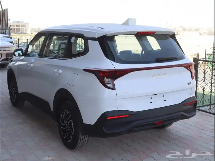 كيا كارنز استندر 2025 2