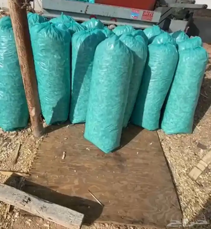 نشارة خيل الوزن 7 كيلو مقاس الكيس 50 سم ف 120 سم 1