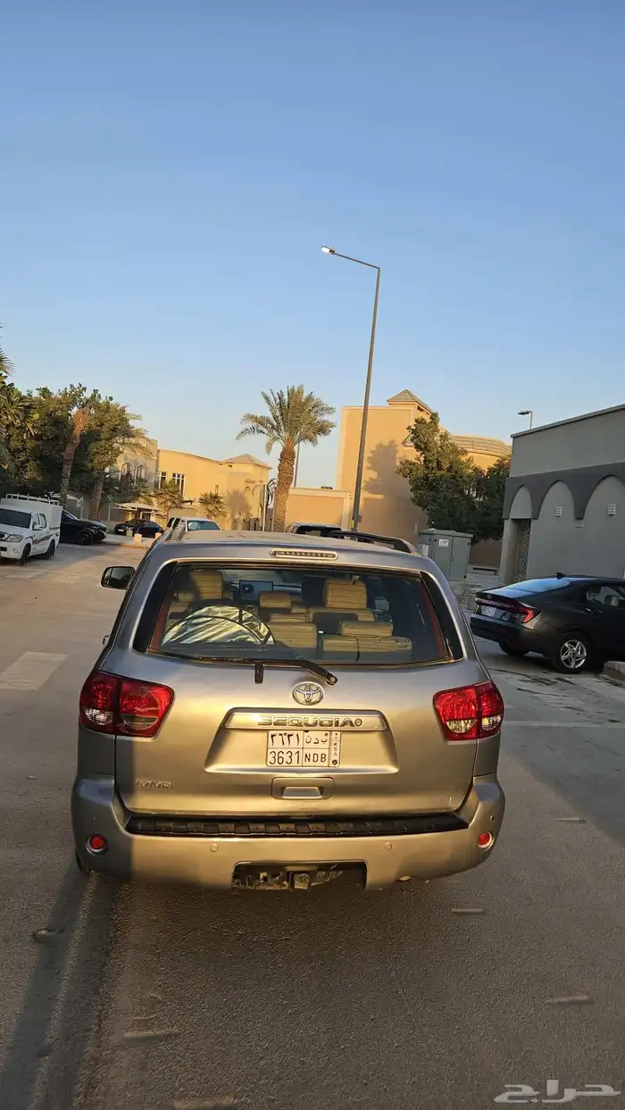 تيوتا سكويا 2010 3