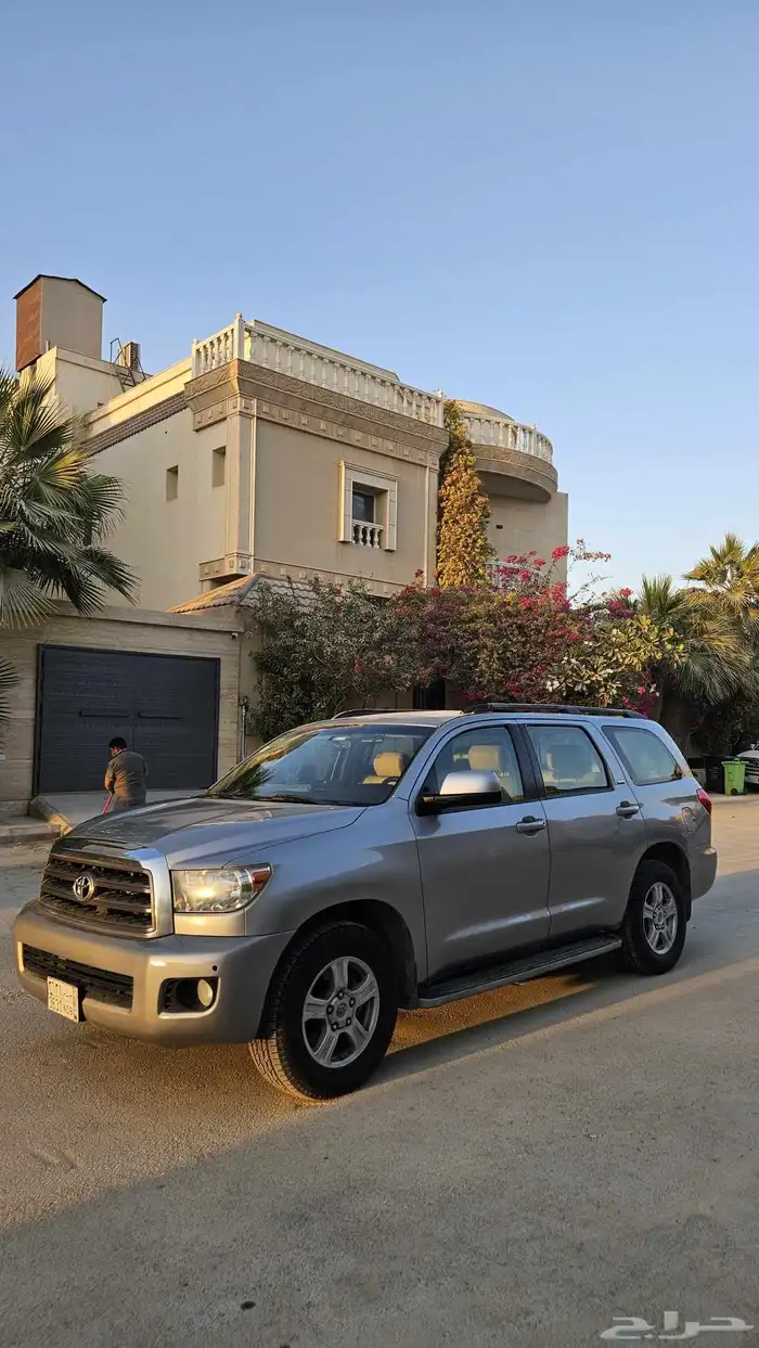 تيوتا سكويا 2010 8