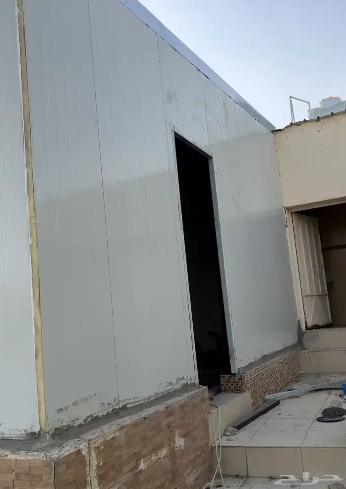 سندوتش  بنل  جلسات  زجاجية  بنا ملاحق  غرف سندوتش بنل 2