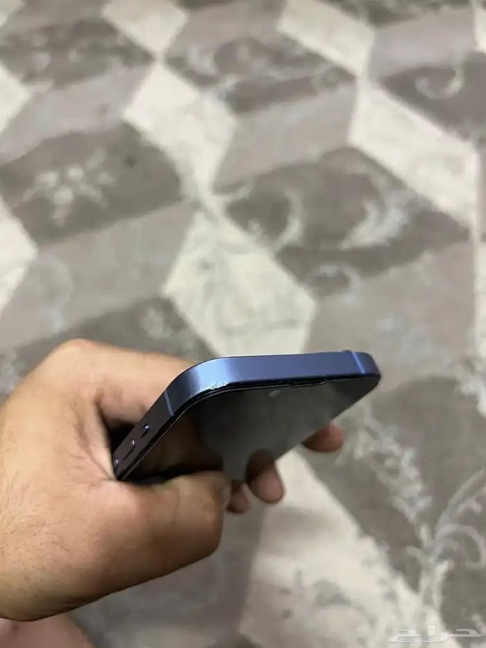 ايفون 14العادي نضيف 128 4