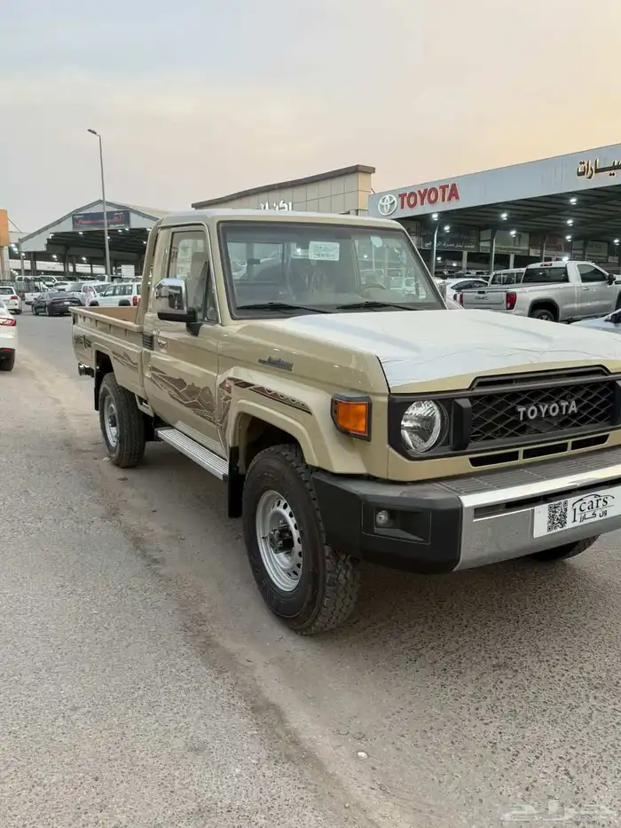 تويوتا شاص سلق بنزين اتوماتيك بدون ونش 1