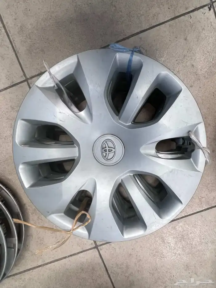 طيس هايلوكس وانوفا. 2