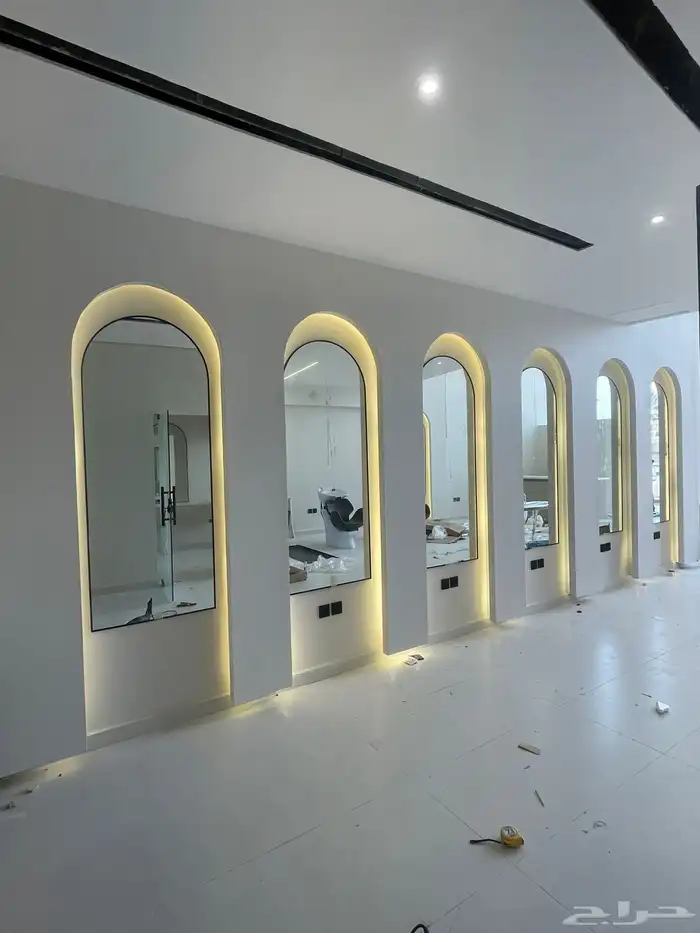 لوحات وبروايز ومريات وزجاج تحت الطلب 15