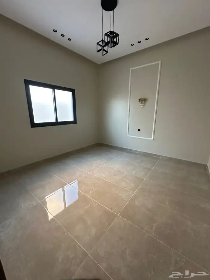 للبيع دور ارضي شارعين فاخر مودرن حي المدائن 14