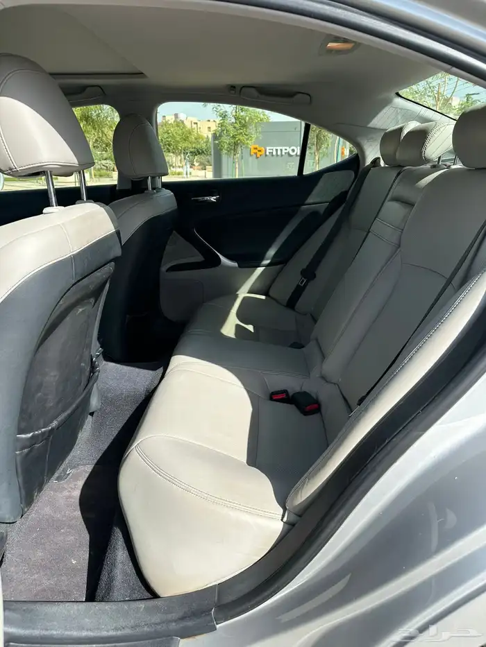 للبيع العاجل - لكزس IS250 5