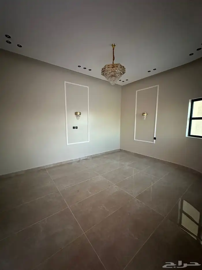 للبيع دور ارضي شارعين فاخر مودرن حي المدائن 8