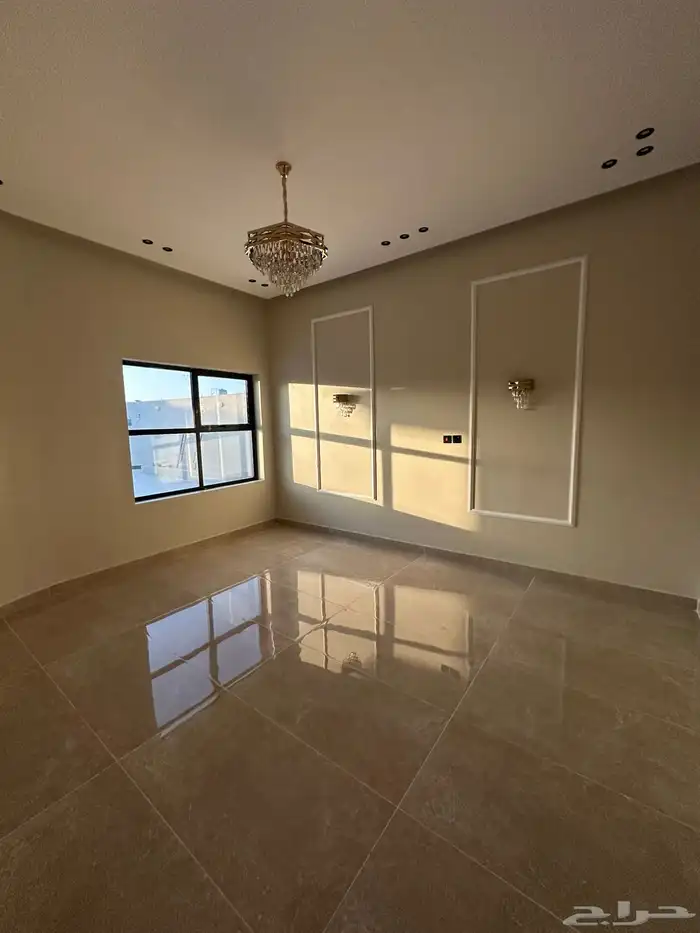 للبيع دور ارضي شارعين فاخر مودرن حي المدائن 7