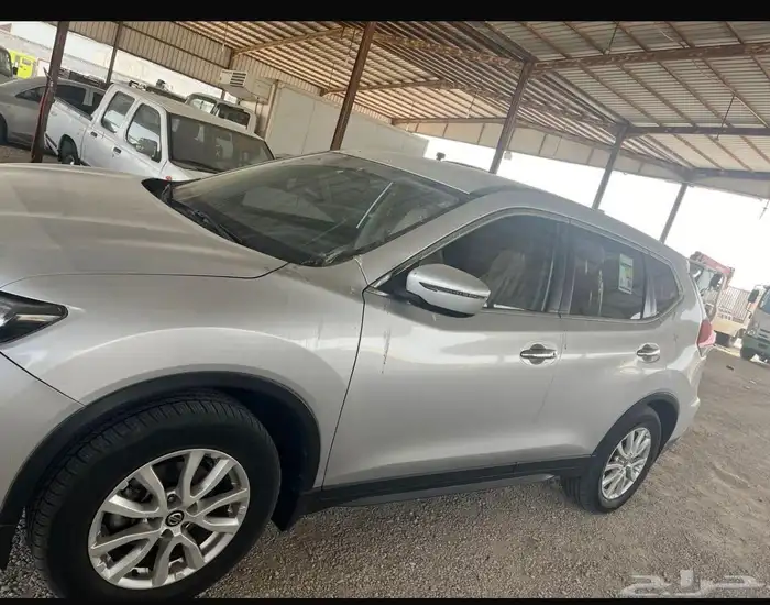 للبيع اكس تريل نظيف جدا جدا ممشى قليل 3