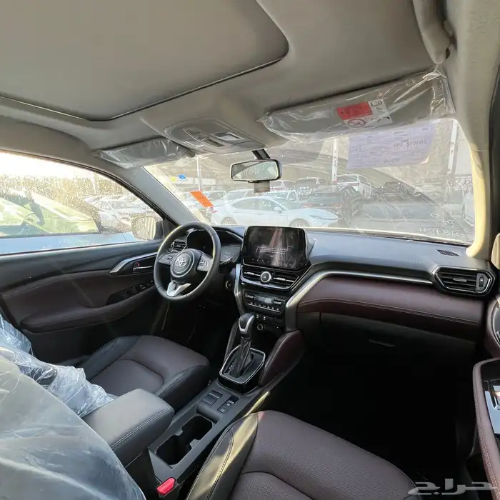 تويوتا اوربان كروزر GLX 9