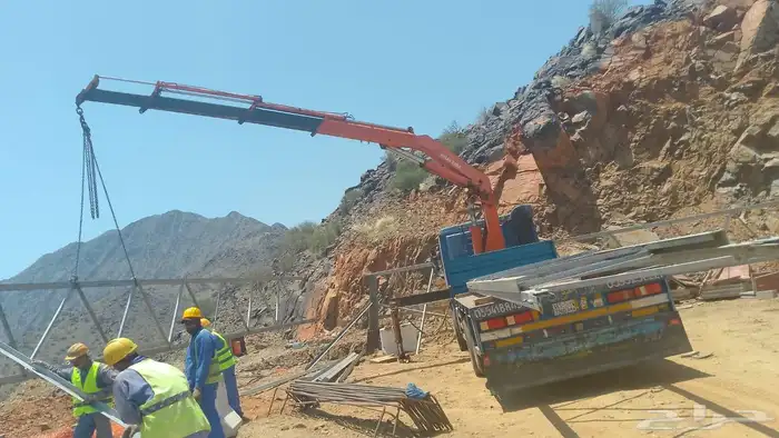 For rent a traveling crane inside Jeddah or outside Jeddah w 3