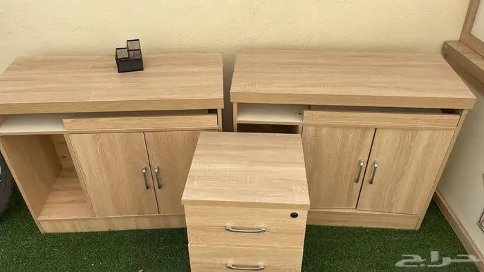 مكاتب ورفوف وسكرتاريه 1