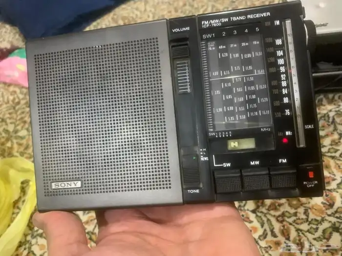 راديو ياباني قديم ماركة سوني حجم صغير شبه جديد 1