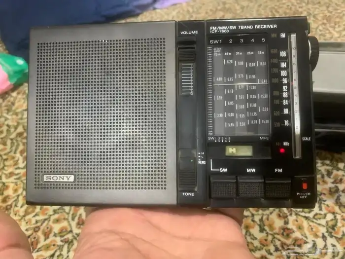 راديو ياباني قديم ماركة سوني حجم صغير شبه جديد 3