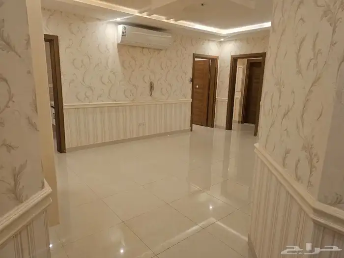 للايجار شقه كبيره ( مكيفات- مطبخ) الصفا 11
