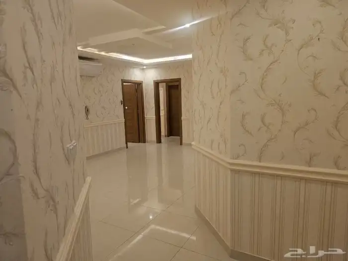 للايجار شقه كبيره ( مكيفات- مطبخ) الصفا 9
