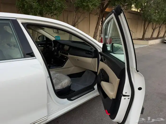 للبيع كيا كادنزا 2021 20