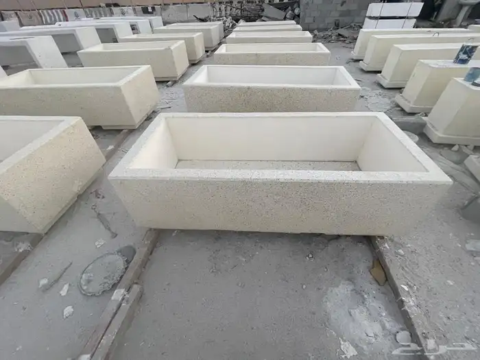 كراسي خرسانية واحواض زرع 44