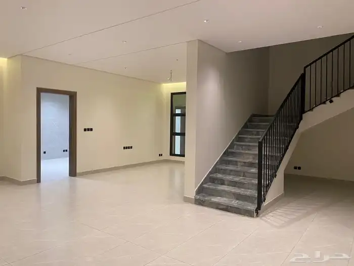 فيلا للايجار حي العارض 5