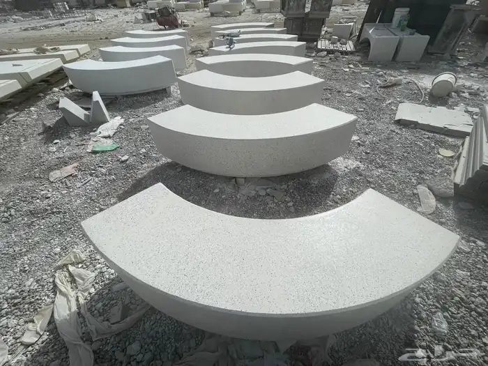 كراسي خرسانية واحواض زرع 16