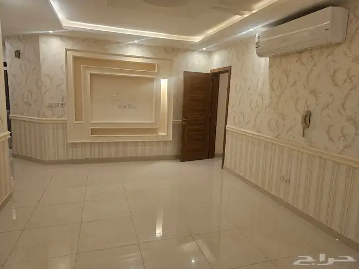 للايجار شقه كبيره ( مكيفات- مطبخ) الصفا 10