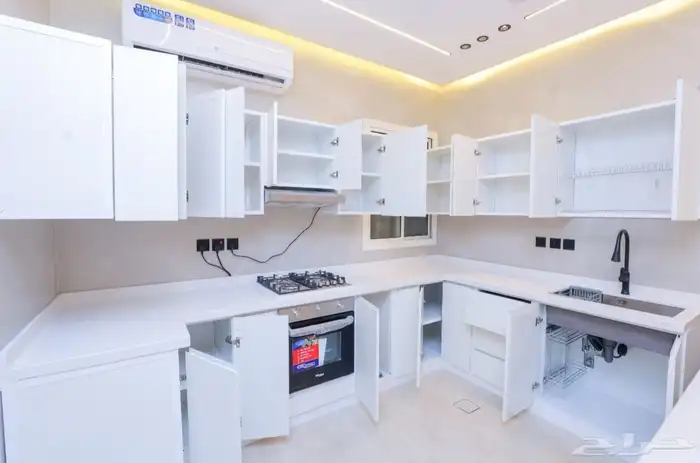 شقة فاخرة للايجار السنوي في موقع مميز حي الاجاويد 5