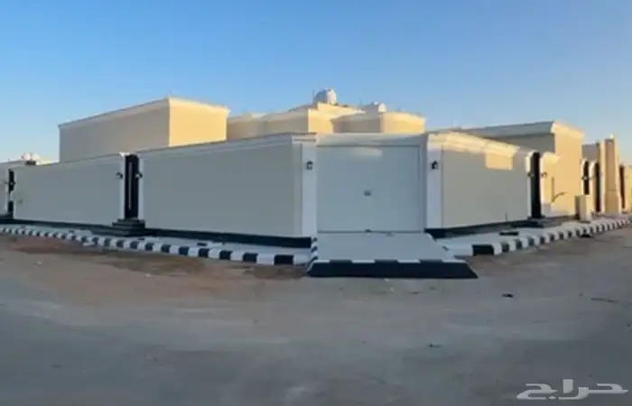 للبيع دور ارضي شارعين فاخر مودرن حي المدائن 0