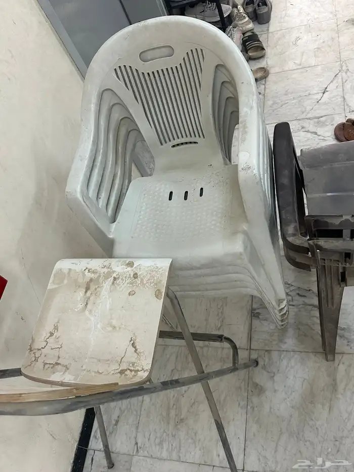 كراسي بلاستيك 1
