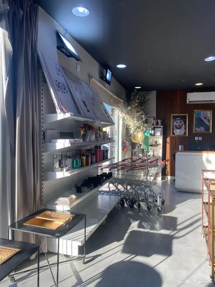 محل اثاث. وأواني منزليه للتقبيل 0