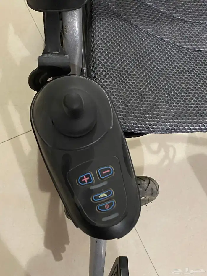 كرسي متحرك لكبار السن وذوي الاحتياجات الخاصة 1