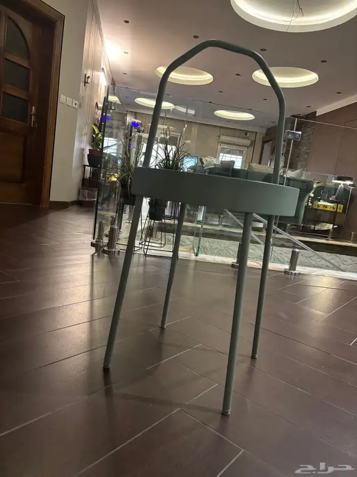 ارفف من ايكيا نظيفه جد ا 4