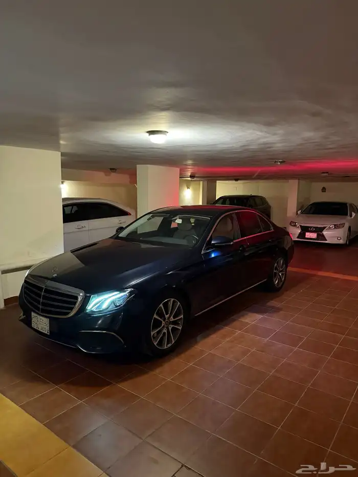 مرسيدس E200 جفالي مالك اول للبيع مخزن 12