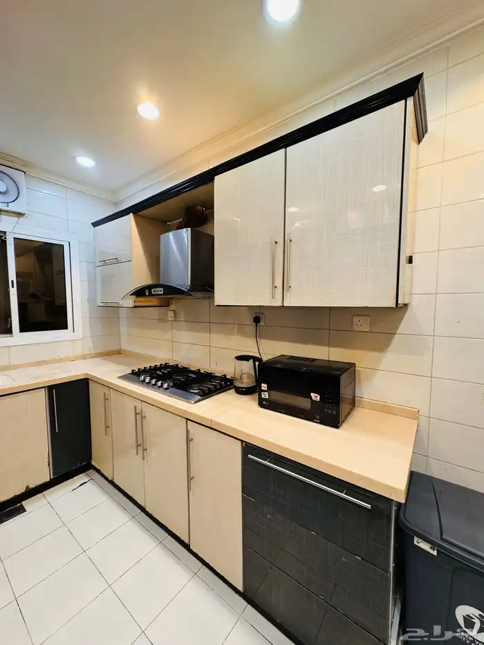 مطبخ كامل كبير خشب و رخام مع بوتاجاز و فرن 0