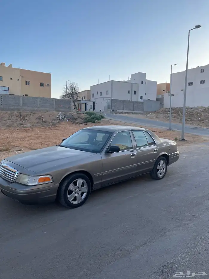 فورد فكتوريا 2004 4