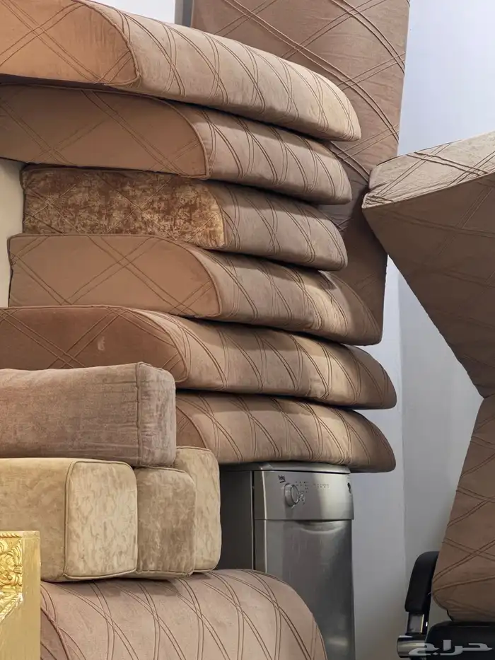 مخاد للبيع 0