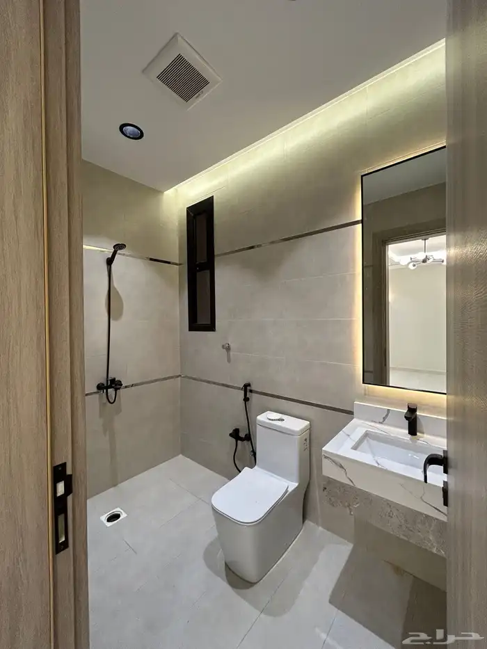 للبيع شقق ارضية و أرواف علوية تشطيب VIP أحد رفيدة مخطط هيف 14