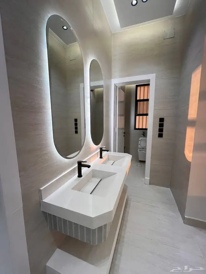 للبيع ادوار ارضيه وارواف علويه حى النسيم خميس مشيط 29