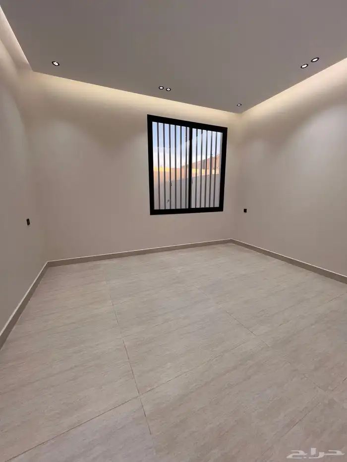 للبيع ادوار ارضيه وارواف علويه حى النسيم خميس مشيط 55